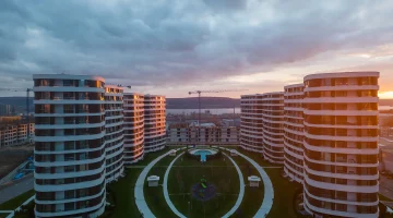Прогулка по паркам и скверам ЖК Тольятти: зелёные зоны для всей семьи