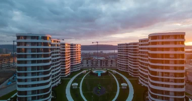Прогулка по паркам и скверам ЖК Тольятти: зелёные зоны для всей семьи